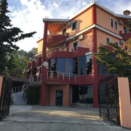 Hotel Moris Kryemedhej Luaran gambar