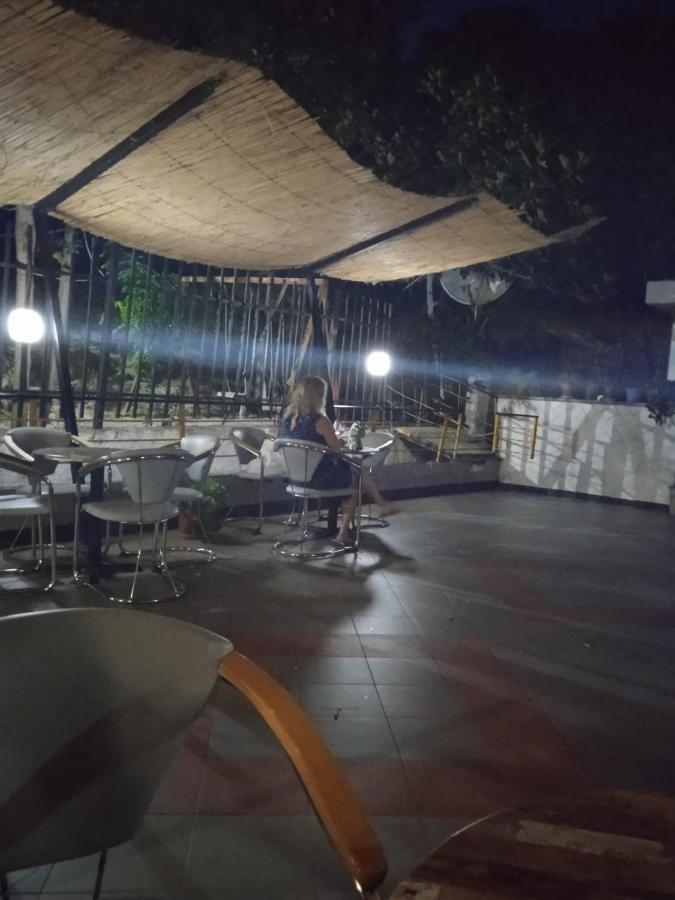 Hotel Moris Kryemedhej Luaran gambar