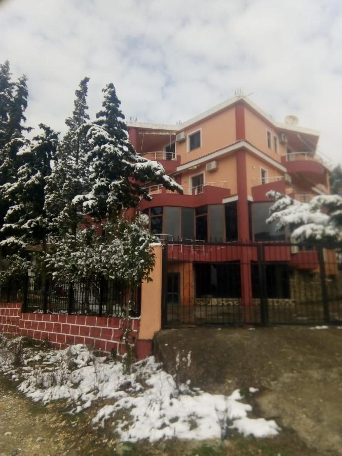 Hotel Moris Kryemedhej Luaran gambar
