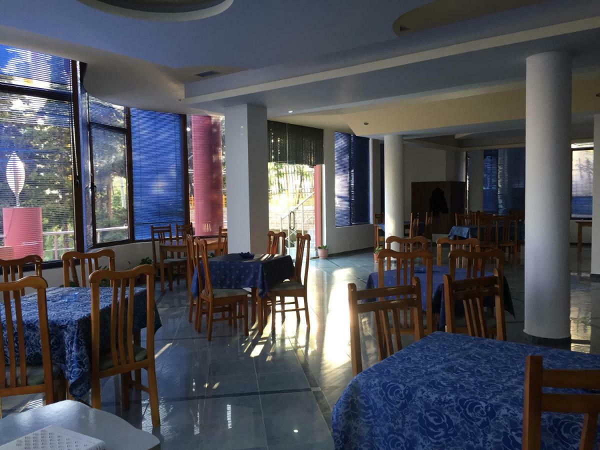 Hotel Moris Kryemedhej Luaran gambar