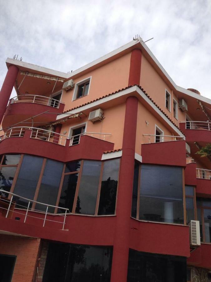 Hotel Moris Kryemedhej Luaran gambar